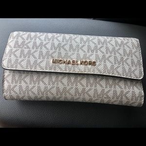 Michael Kors wallet